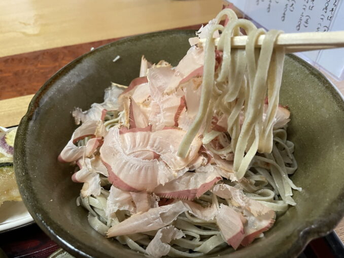 笏谷(しゃくたに)そば本店が大当たりで美味しい – 砂井さんのオモチャ箱