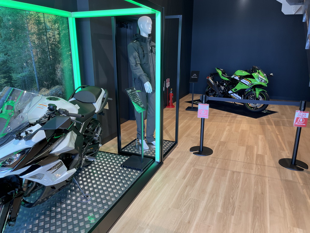 【希少】 柚木沙弥郎 型染絵 “一輪車に乗る男の子” 額無し 後輩がNinjya ZX-4RRを買ったので納車を見学に行ってきました